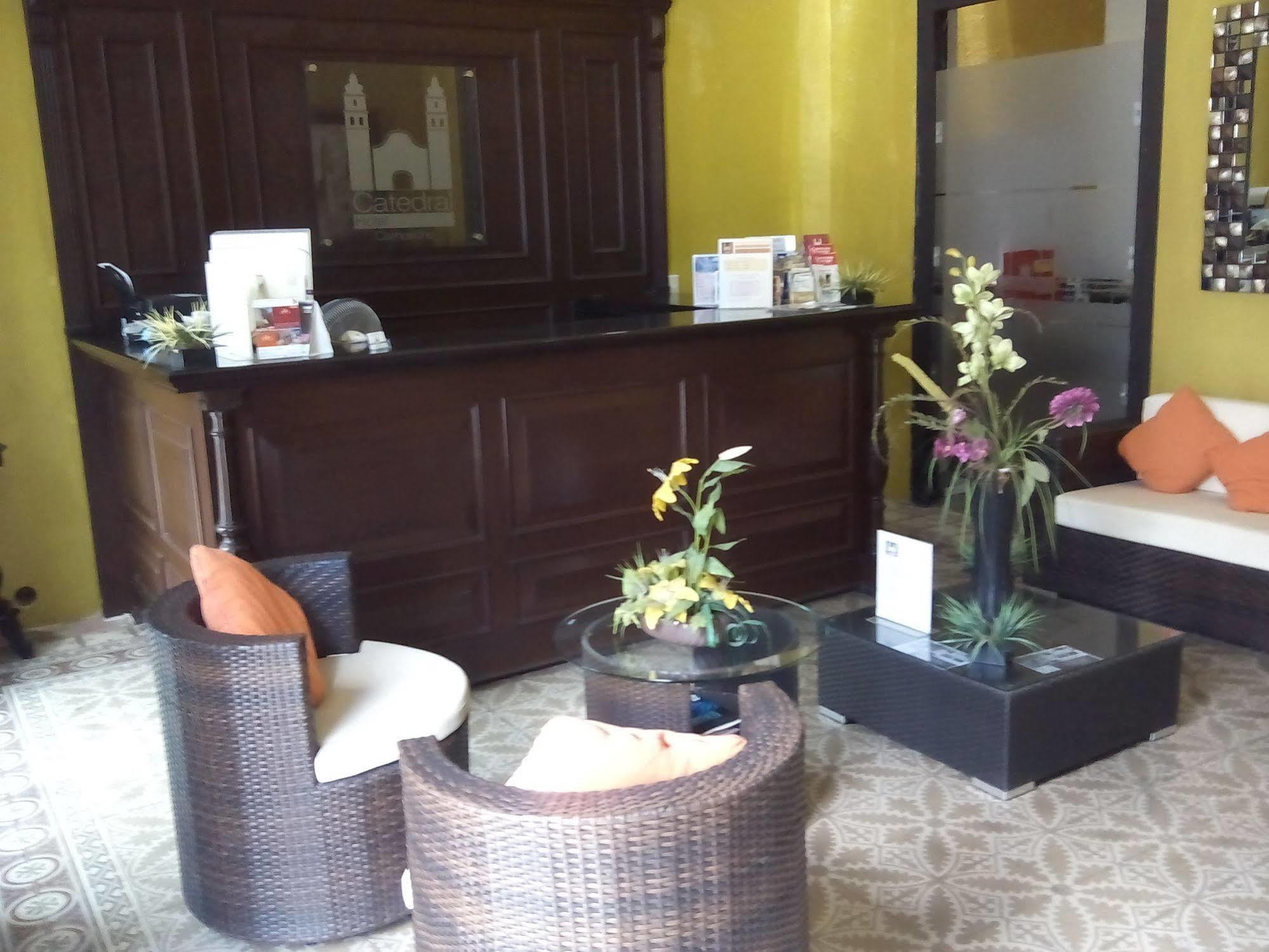 Hotel Catedral كامبيش المظهر الخارجي الصورة