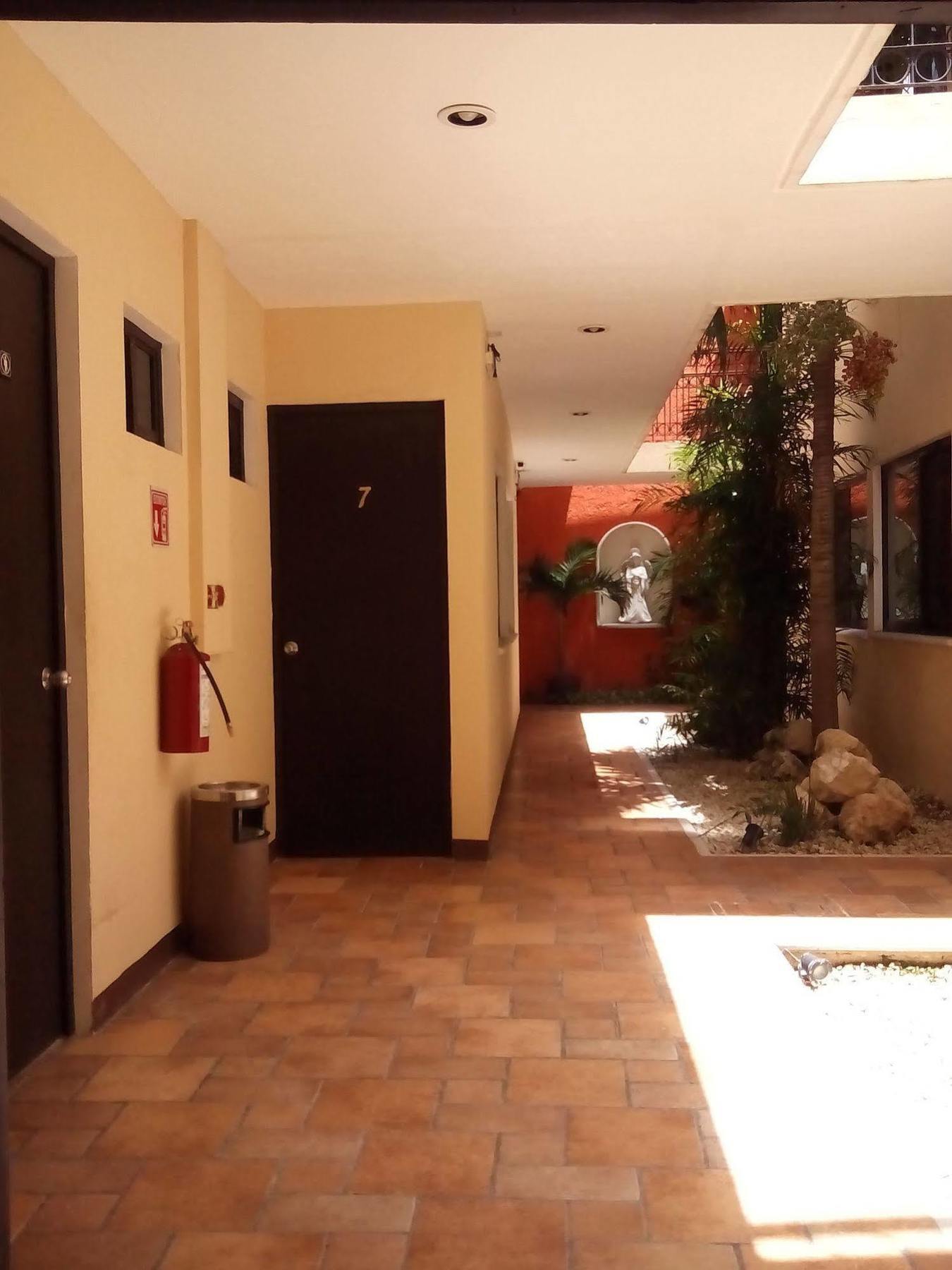 Hotel Catedral كامبيش المظهر الخارجي الصورة